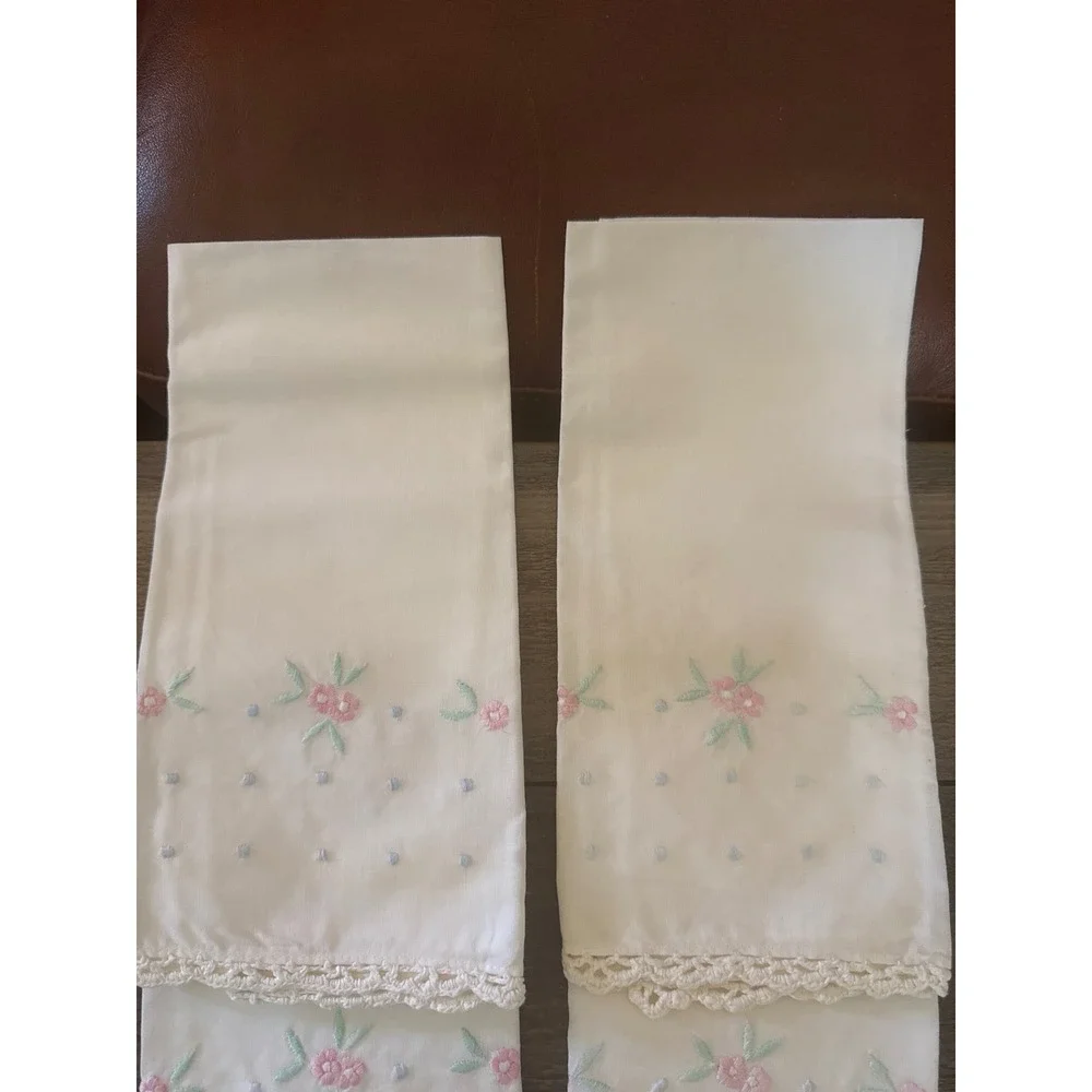 Vintage Style White Cotton Floral Embroidered Hand Towels Crochet Lace Set of 4